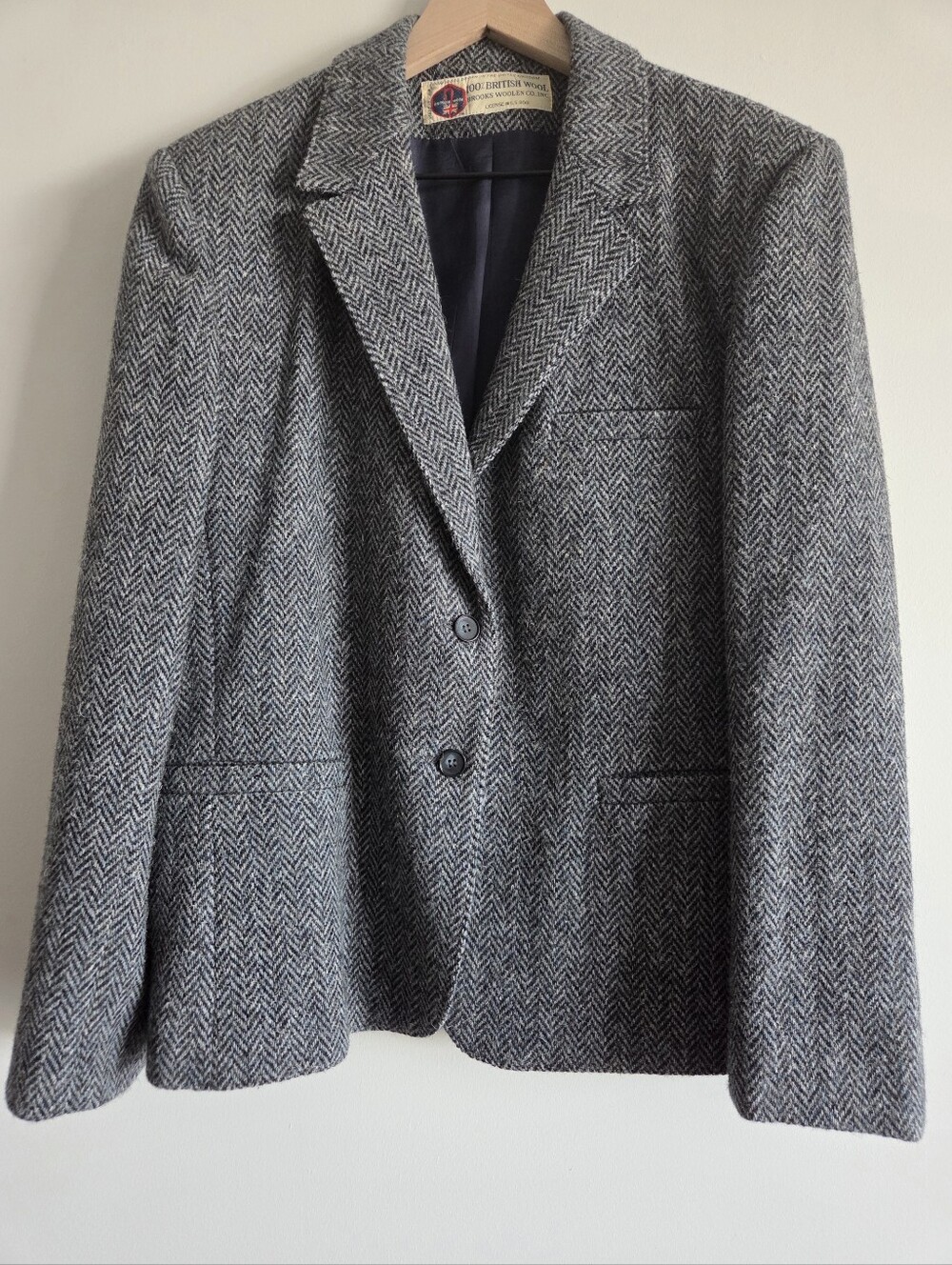 Vintage Brooks Woolen Co. Herringbone British Wool Mens Size Small Estimate